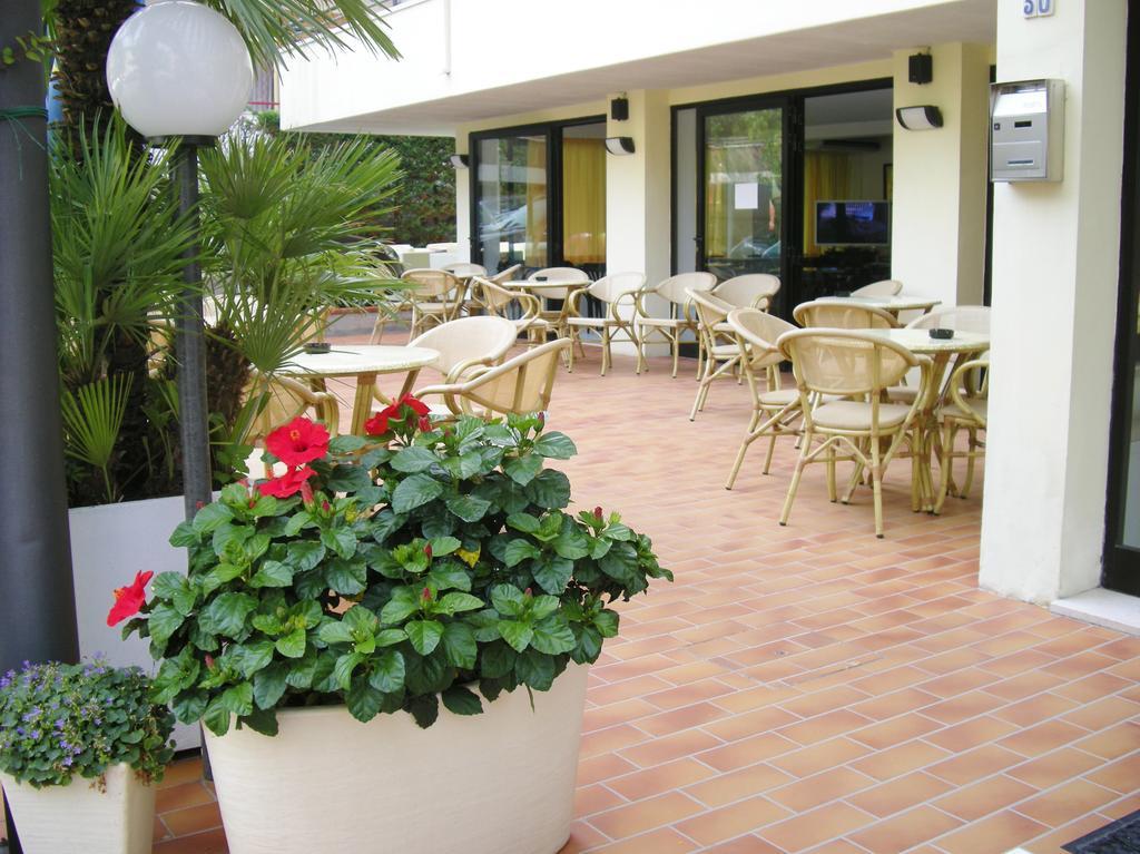 Hotel Costaverde Cesenatico Exterior foto